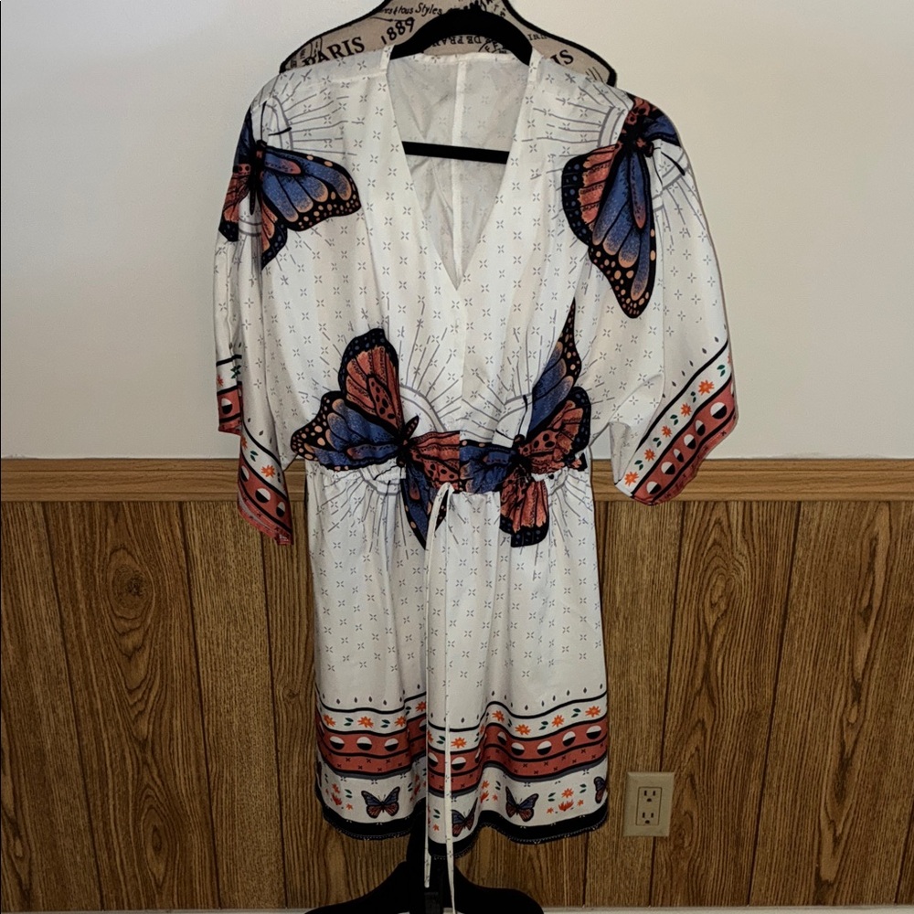 Butterfly Print White Dress nwot Sz XL